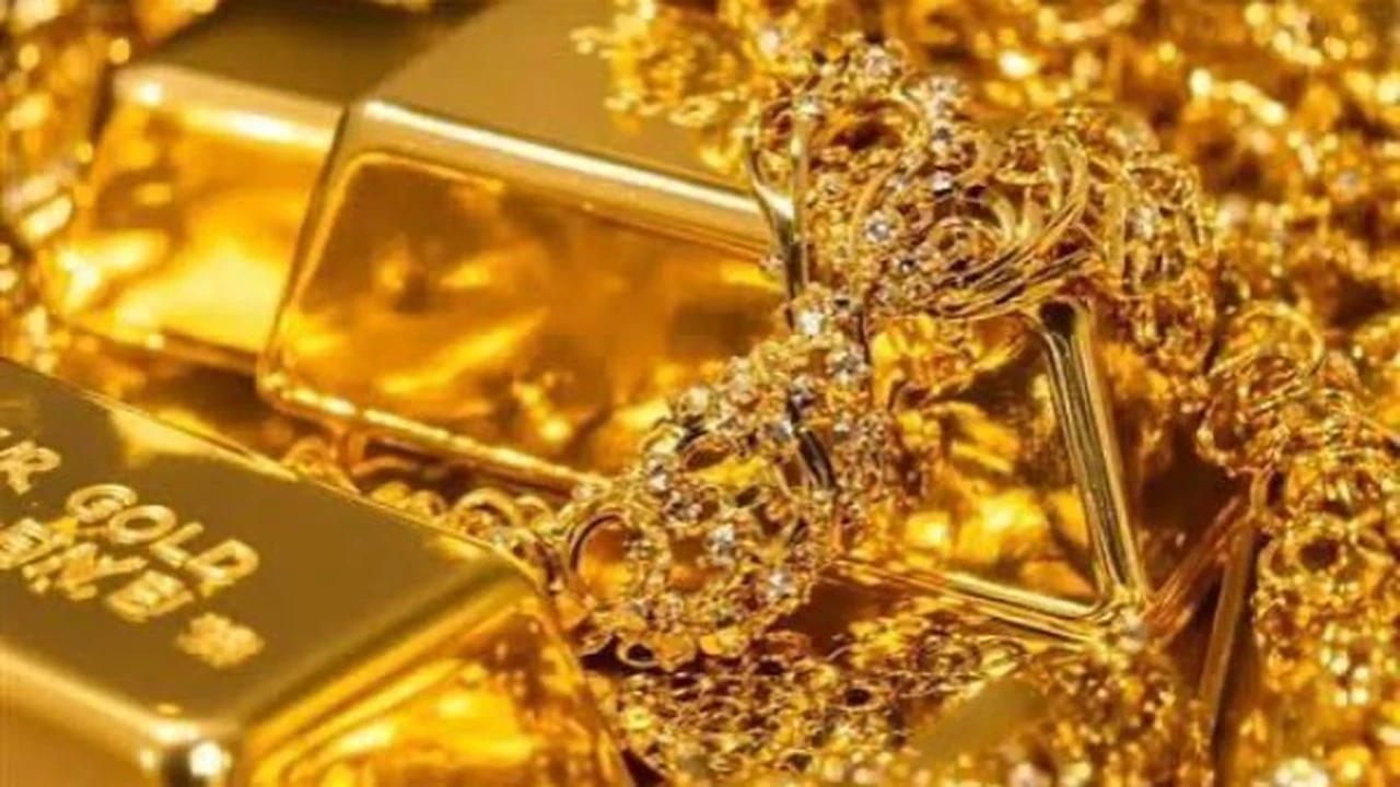 الذهب يكسر التوقعات.. قفزة جديدة في أسعار النفط مقابل تراجع مستمر للدولار